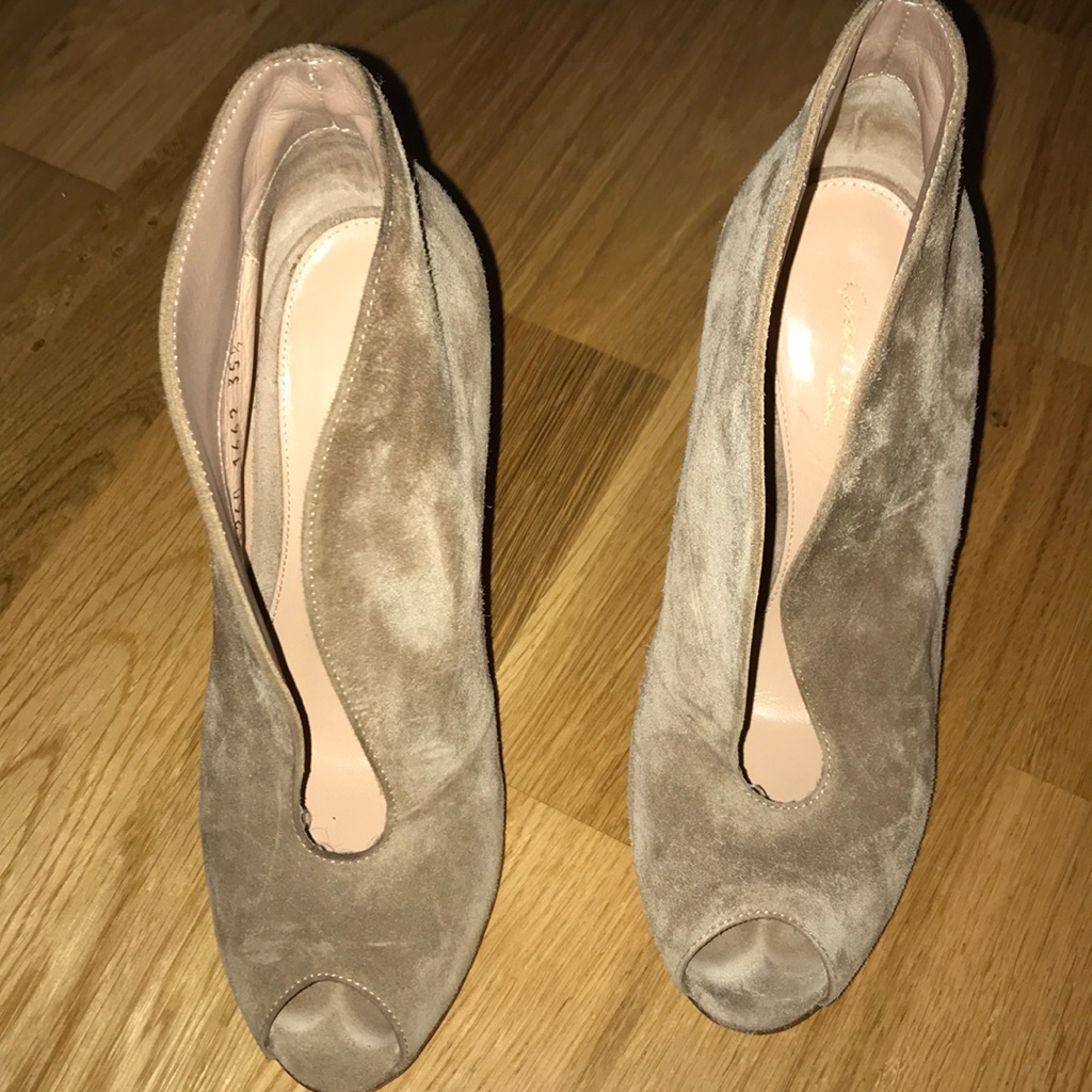 Gianvito Rossi Taupe Suede Peep Toe Pumps